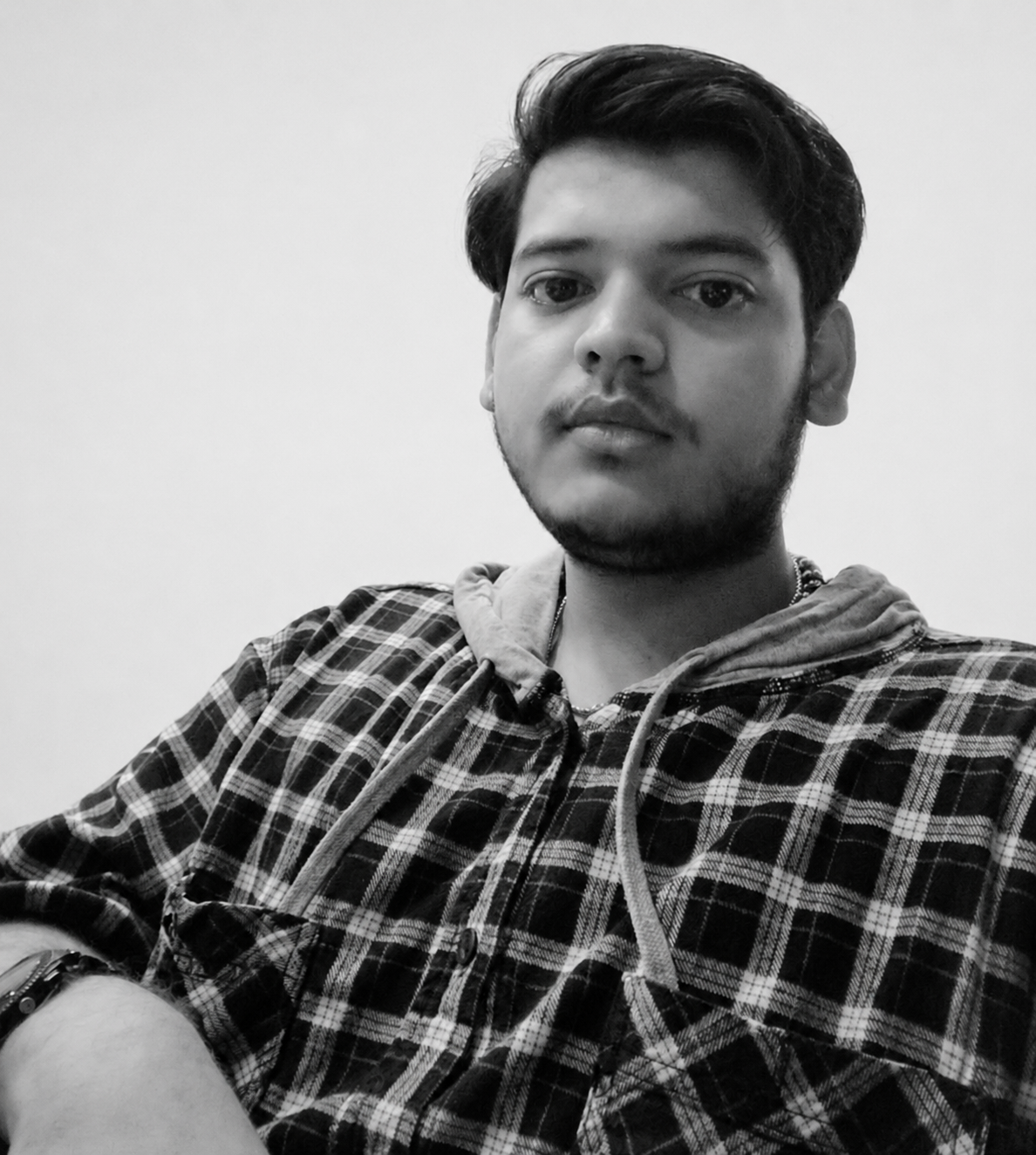 a freelance web designer specializing in UI/UX design, WordPress websites, landing pages, SEO, and content writing.